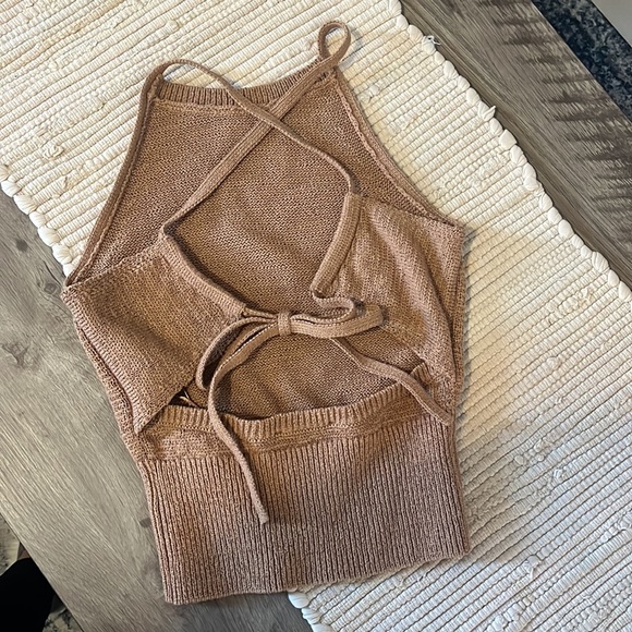 Top - Picture 2 of 3